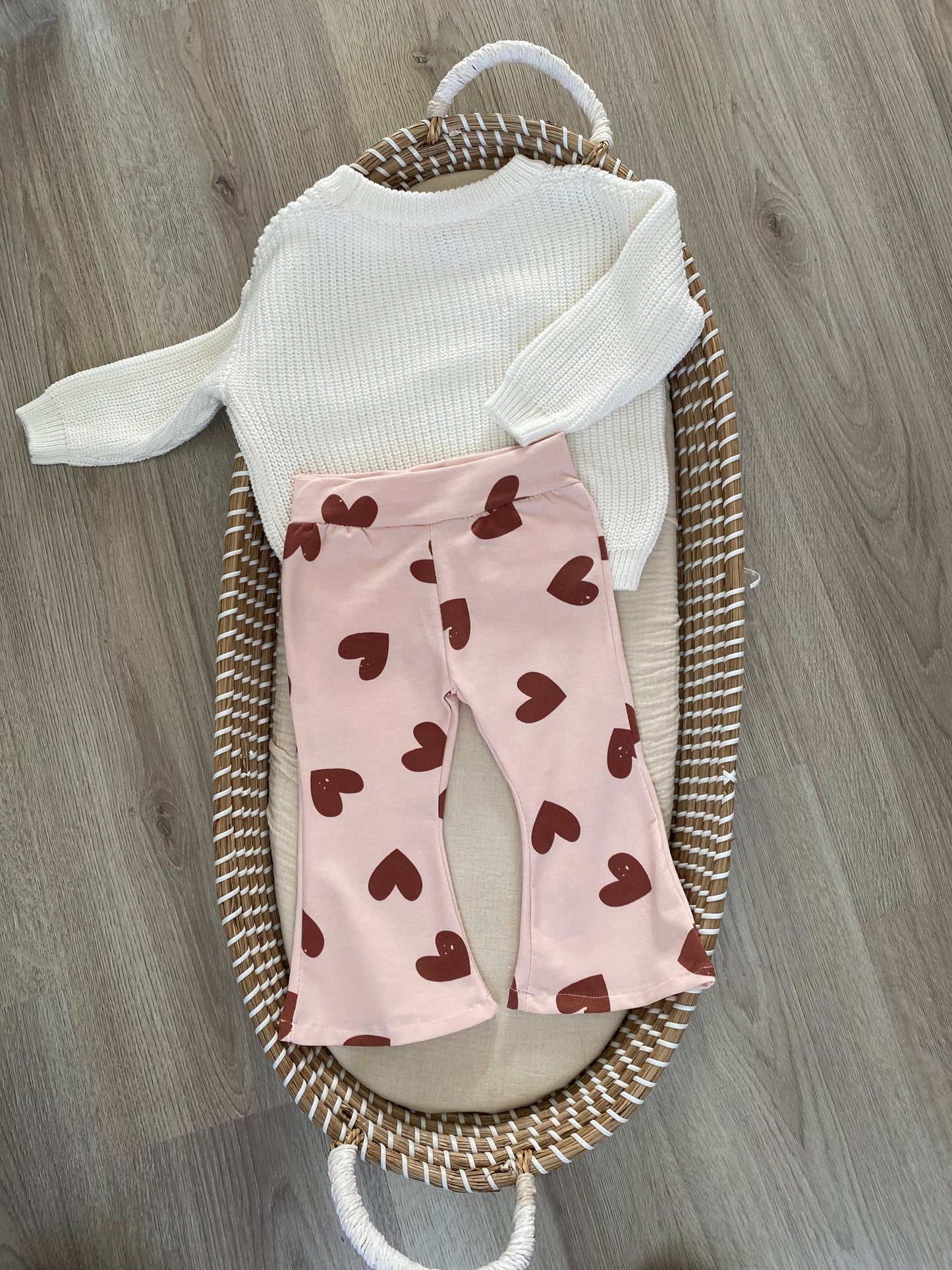 Flared Broekje met hartjes