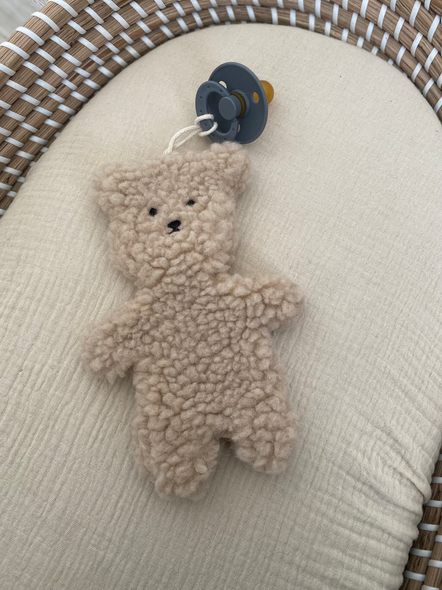 Speenknuffel beer beige