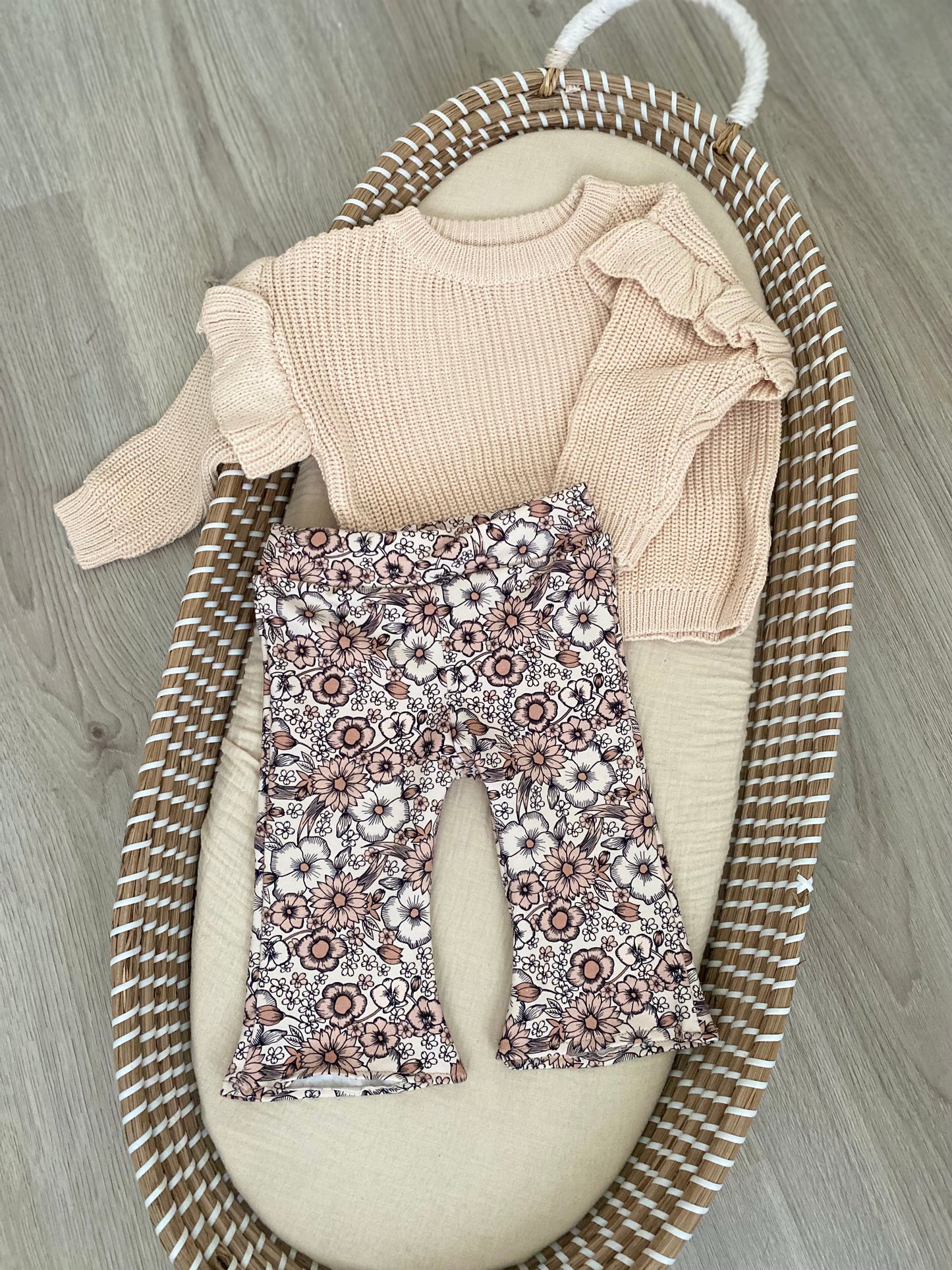 Flared broekje beige bloemen